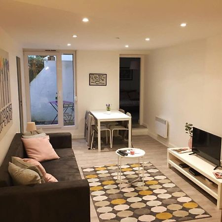 EUGENE - Appartement cosy aux pieds de la cathédrale Reims Exterior foto