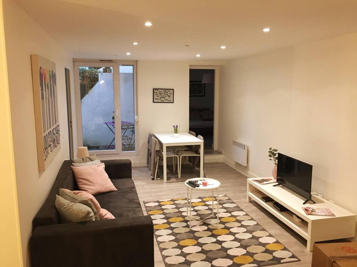 EUGENE - Appartement cosy aux pieds de la cathédrale Reims Exterior foto