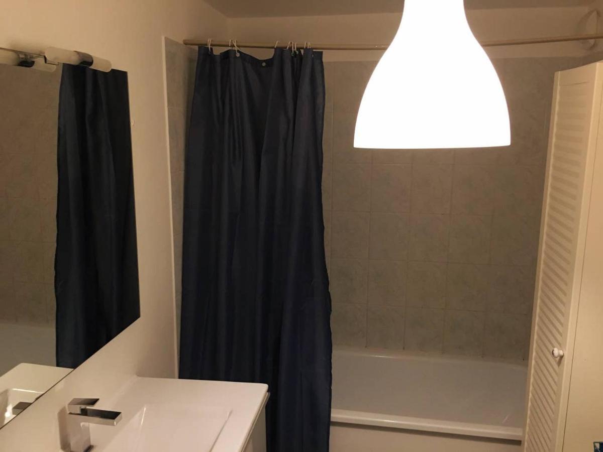 EUGENE - Appartement cosy aux pieds de la cathédrale Reims Exterior foto
